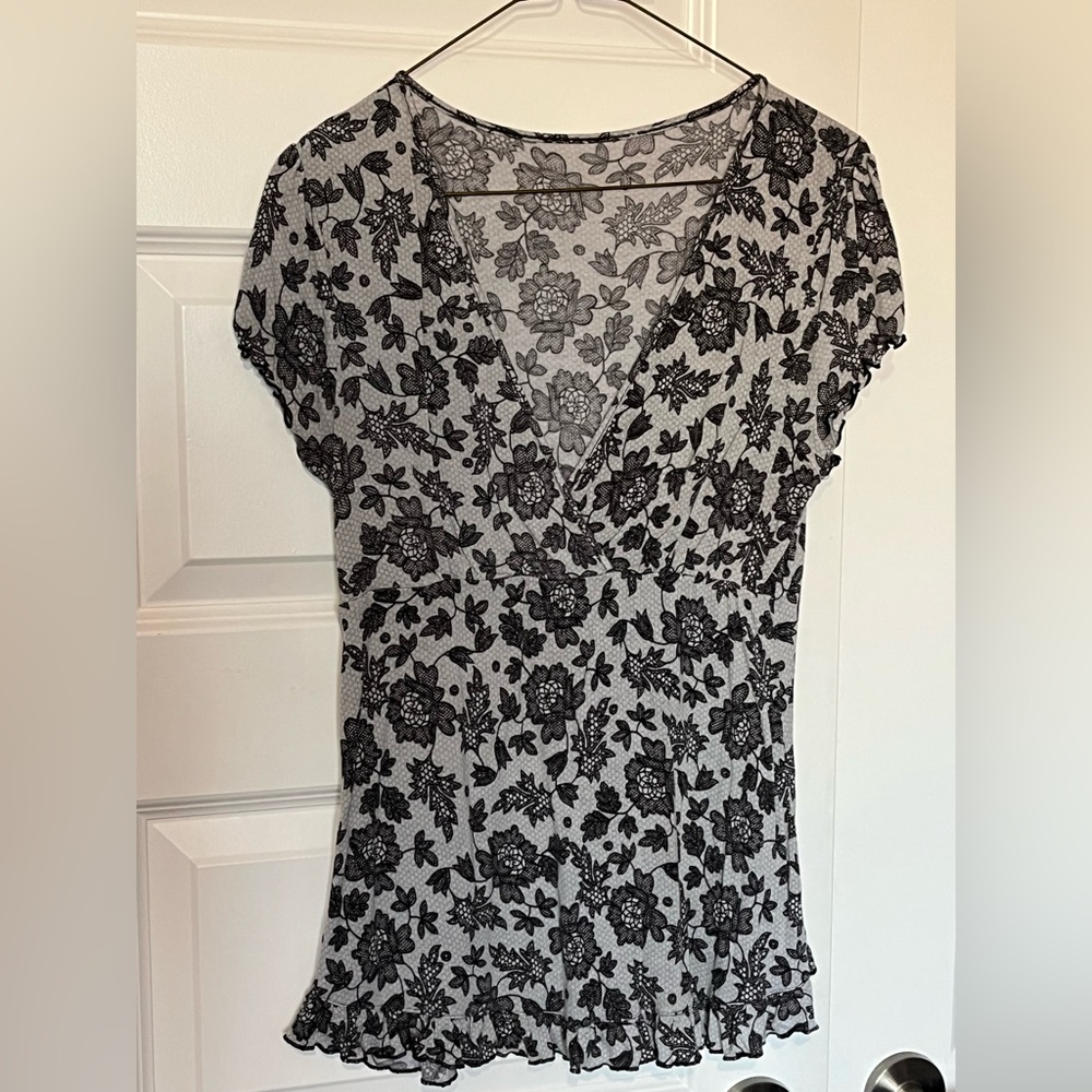 patterned lettuce trim baby doll shirt